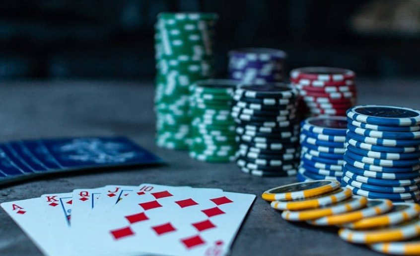 Shuffle and Win: Online Poker Websites Favored by SanDiego Magazine
